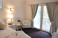 Luxury Bed and Breakfast Accommodation Suite Daylesford